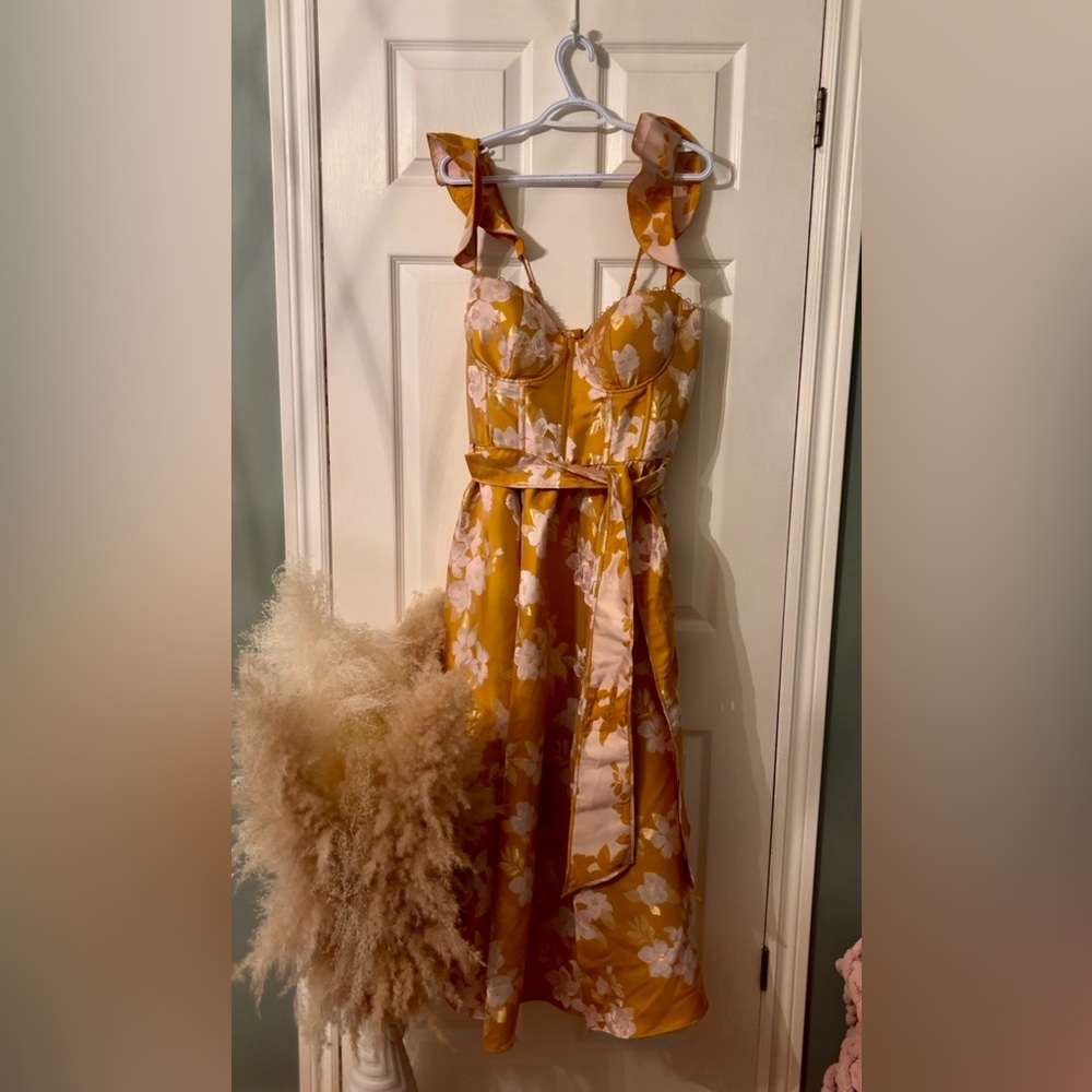 V. Chapman Vera Ruffle-Strap Corset Side-Slit Midi Dress - Gold Baroque - Picture 4 of 7